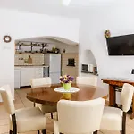 Valetovi Apartman *
