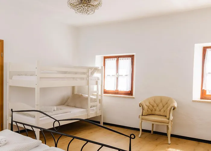 アパート Valetovi