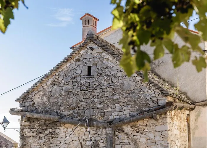 アパート Valetovi