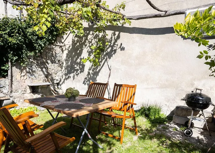 Valetovi アパート *